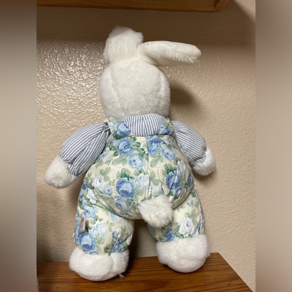 EGGCETERA VTG Fluffy Bunny Rabbit White Fur Floral Cover Rolls Stripes Shirt 20” - Picture 2 of 4